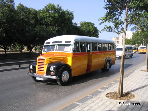 ein selten schicker alter Bus - zurÃŒck zur Ãbersicht